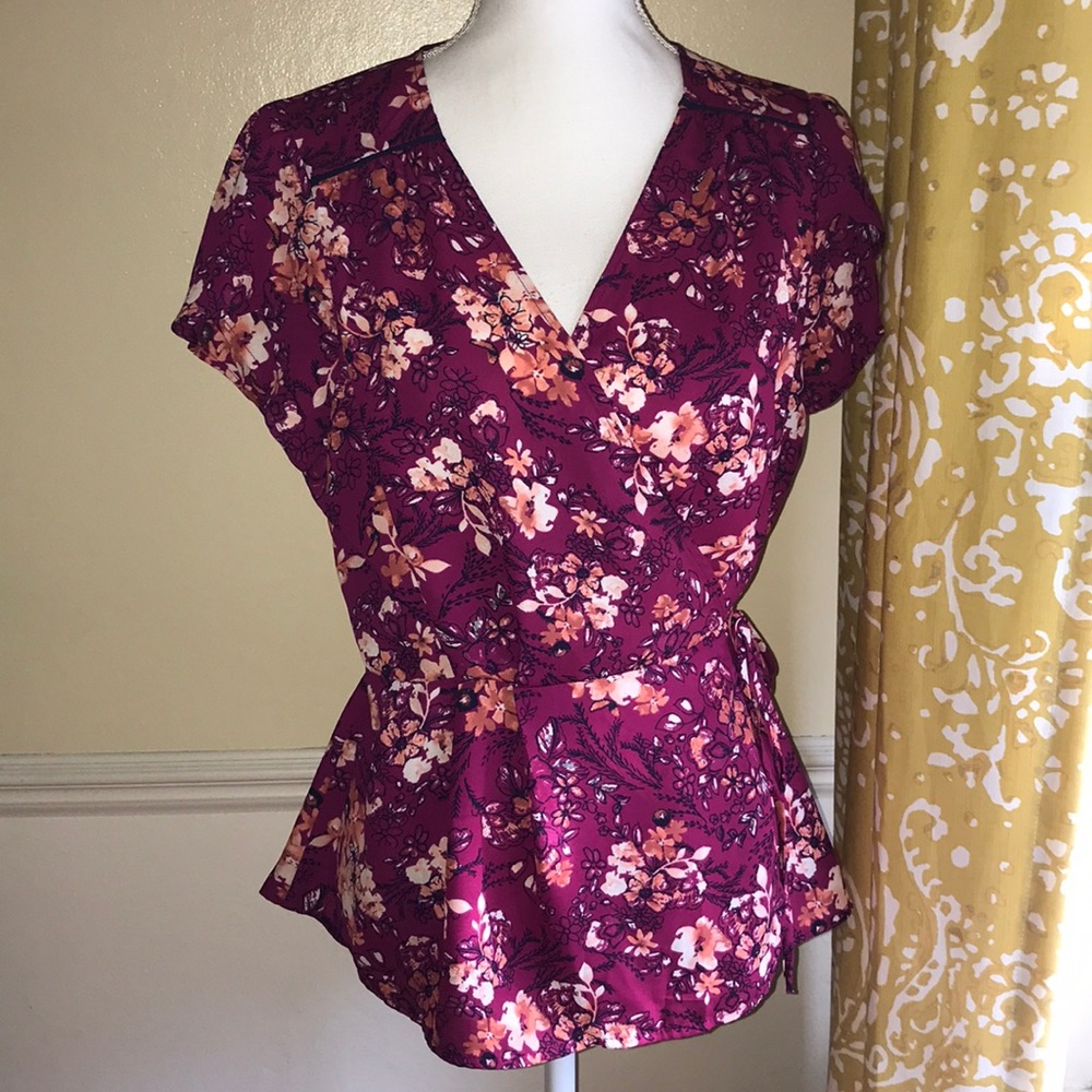 Short sleeved floral wrap shirt